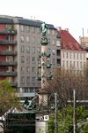 Vorbei ging es am Nelsondenkmal auf dem Praterstern.